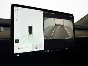 Tesla Model Y bild 21