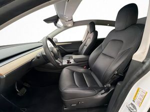 Tesla Model Y bild 14