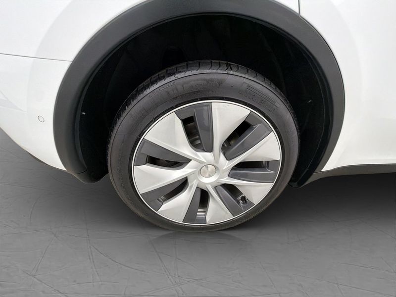Tesla Model Y bild 29