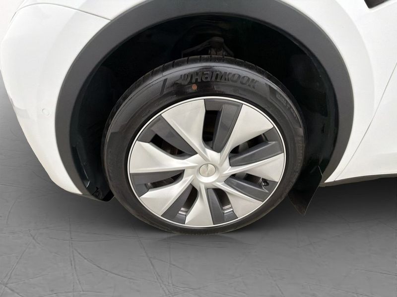 Tesla Model Y bild 27