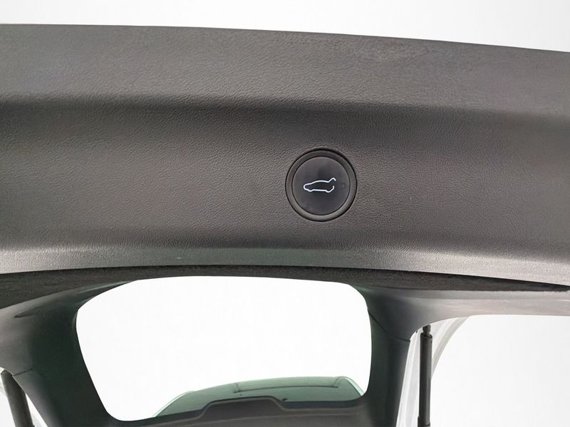 Tesla Model Y bild 13