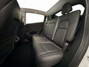 Tesla Model Y bild 17