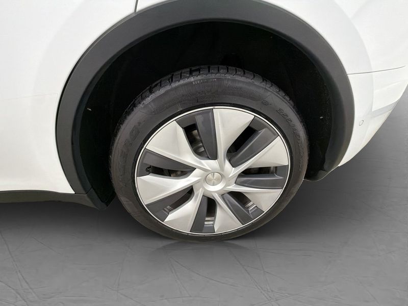 Tesla Model Y bild 28