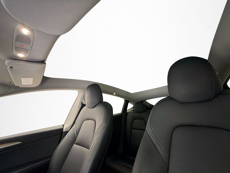 Tesla Model Y bild 19