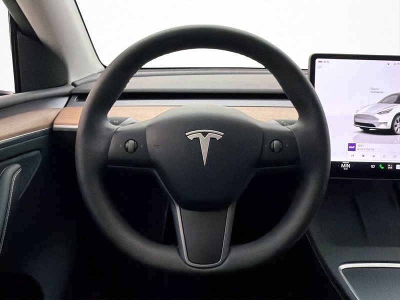 Tesla Model Y bild 16