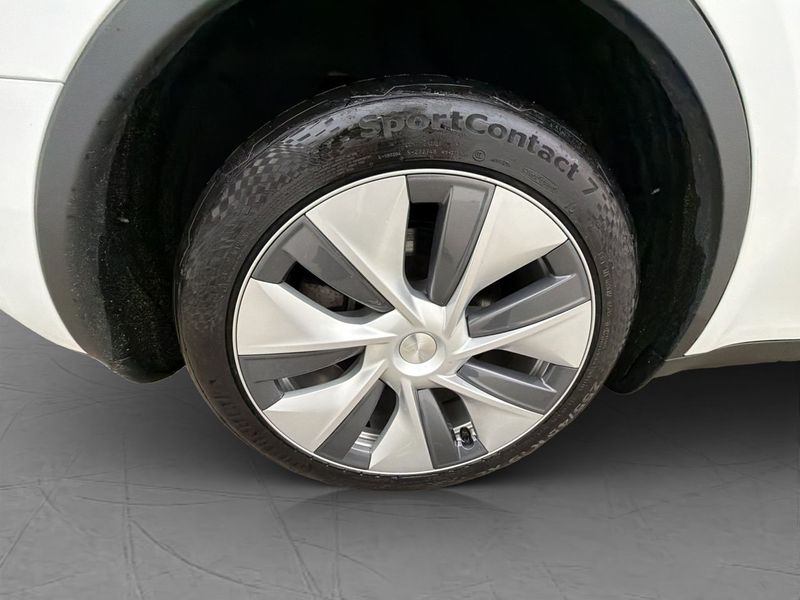 Tesla Model Y bild 30
