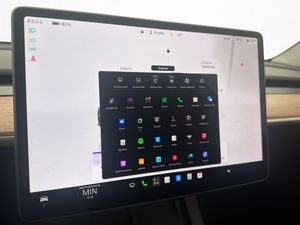 Tesla Model Y bild 23