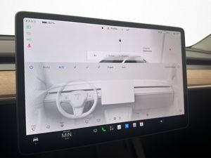 Tesla Model Y bild 24