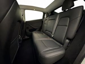 Tesla Model Y bild 18