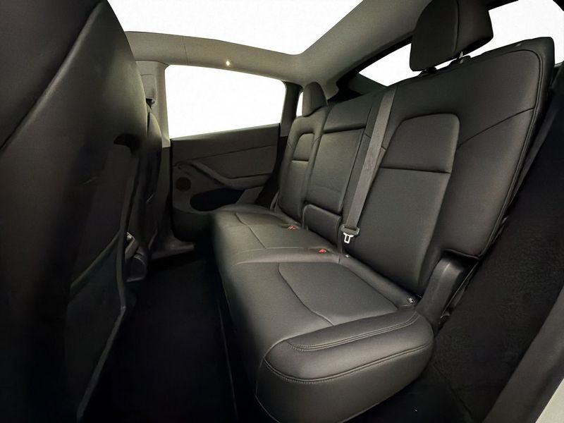 Tesla Model Y bild 18
