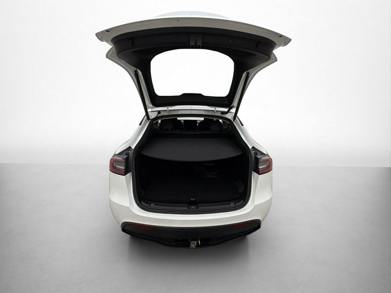 Tesla Model Y bild 12
