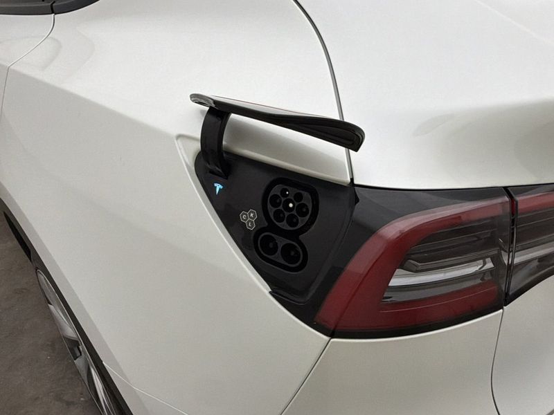 Tesla Model Y bild 11