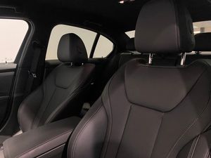 BMW 330 bild 4