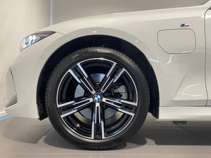 BMW 330 bild 3