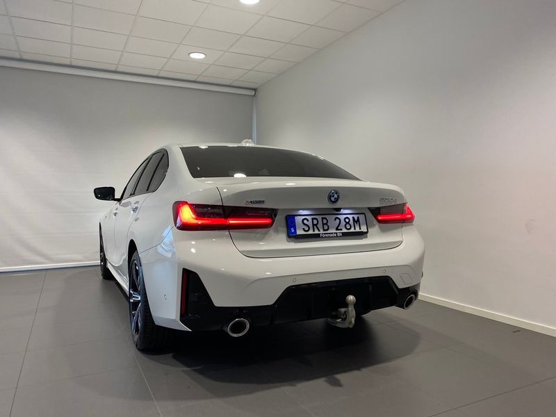 BMW 330 bild 9