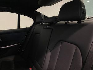 BMW 330 bild 8