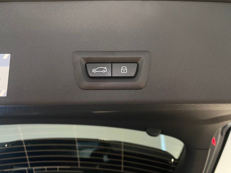 BMW iX3 bild 12