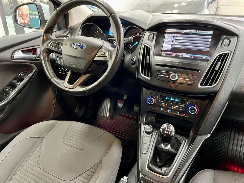 Ford Focus bild 12