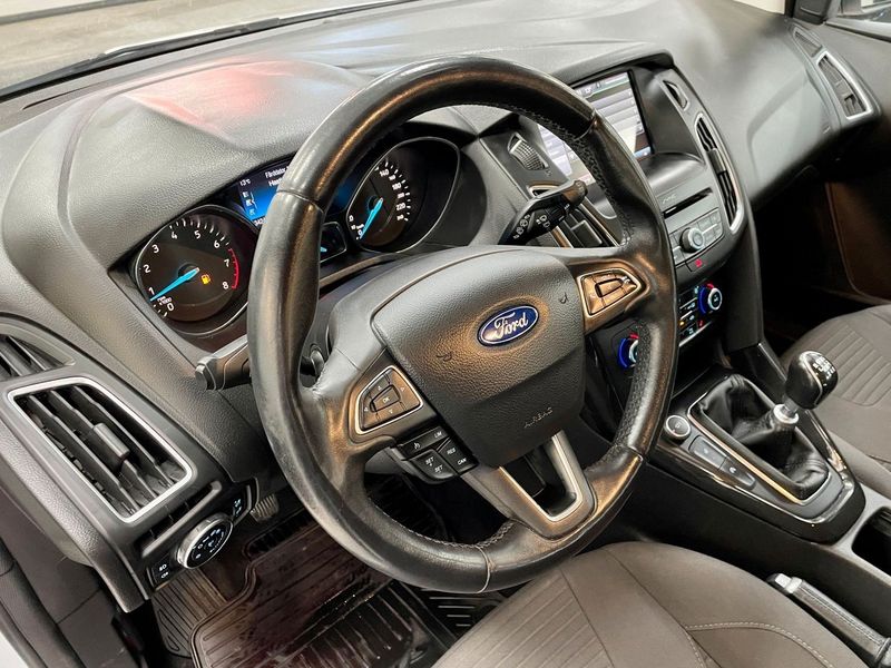 Ford Focus bild 9