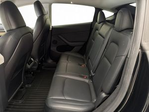 Tesla Model Y bild 16
