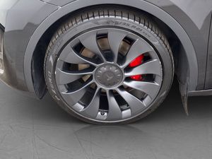 Tesla Model Y bild 33