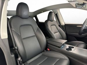 Tesla Model Y bild 14
