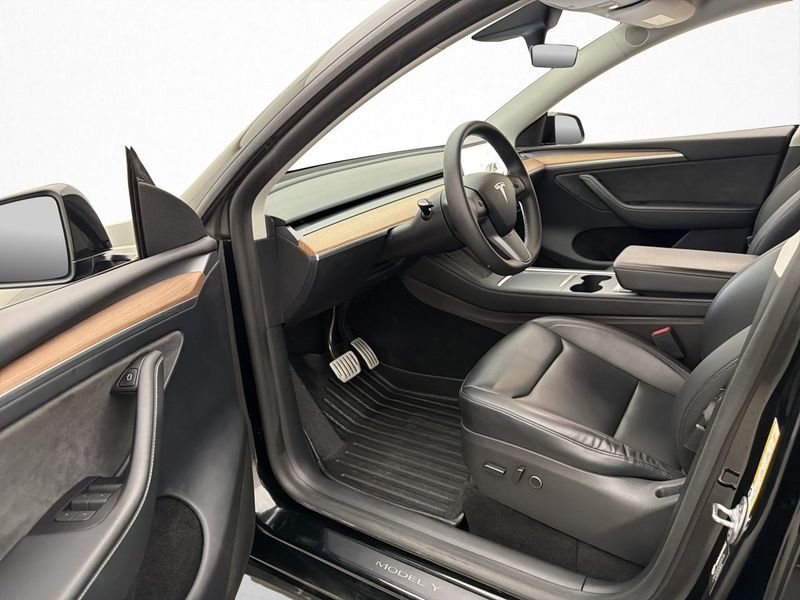 Tesla Model Y bild 12