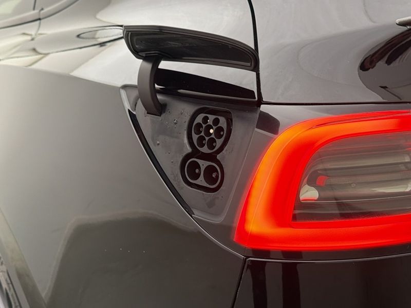 Tesla Model Y bild 32