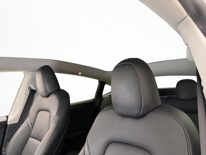 Tesla Model Y bild 17