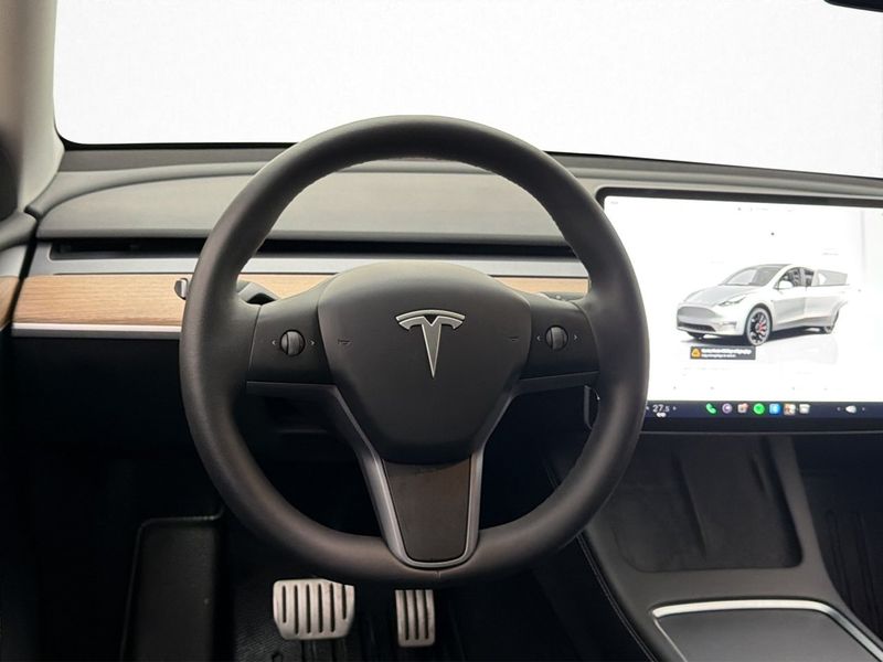 Tesla Model Y bild 13