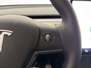 Tesla Model Y bild 19