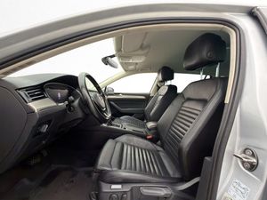 Volkswagen Passat bild 8