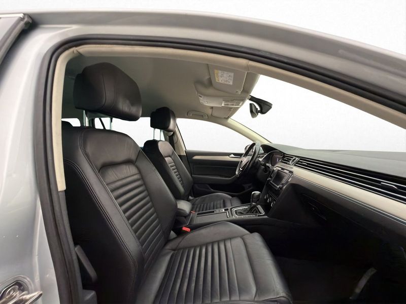 Volkswagen Passat bild 10