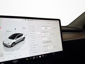 Tesla Model Y bild 24