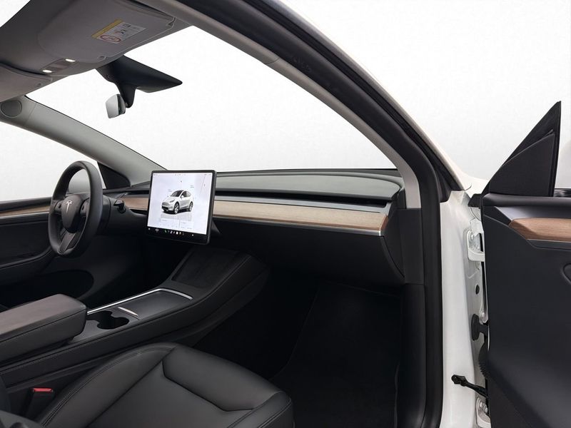 Tesla Model Y bild 14