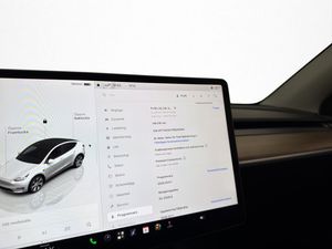 Tesla Model Y bild 25