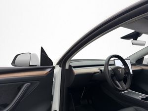 Tesla Model Y bild 9