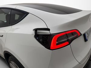 Tesla Model Y bild 32