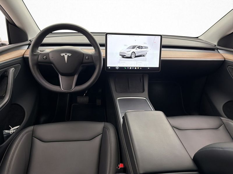 Tesla Model Y bild 12