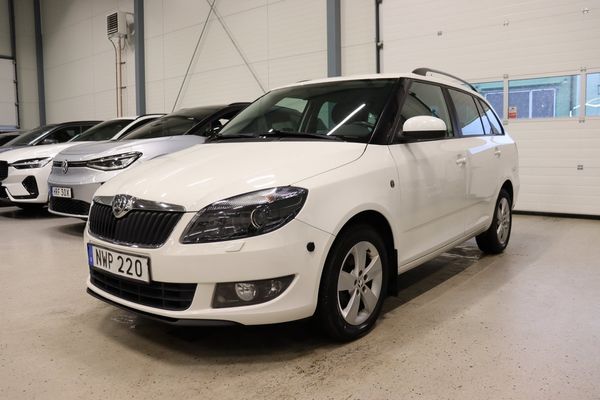 Skoda Fabia Kombi 1.2 TSI Ambition M-Värm 1-Ägare P-Sensorer 105hk - 2015