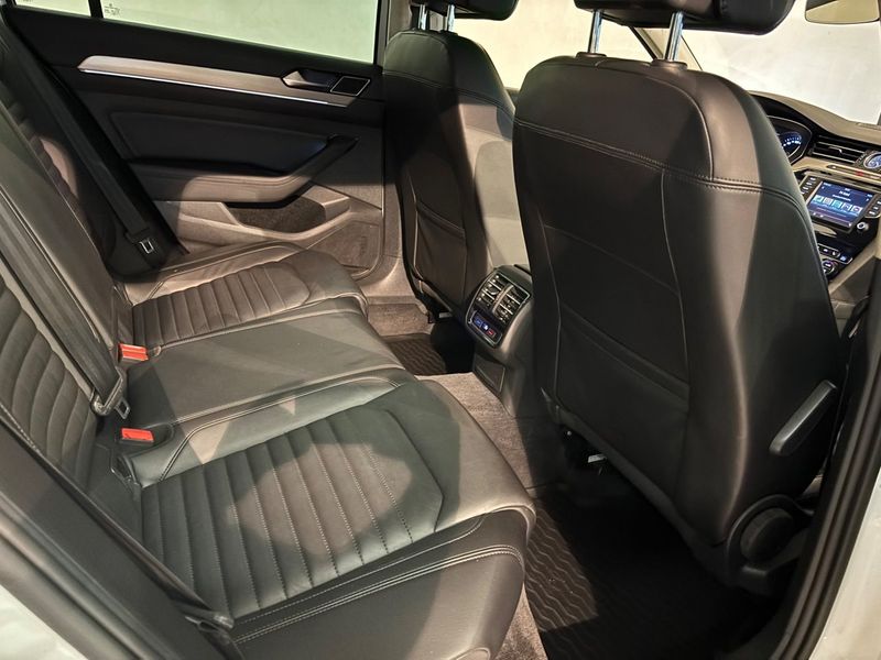 Volkswagen Passat bild 10