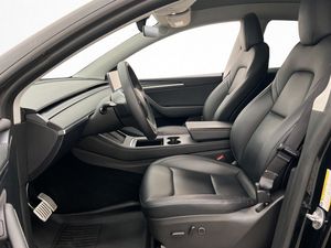 Tesla Model Y bild 12