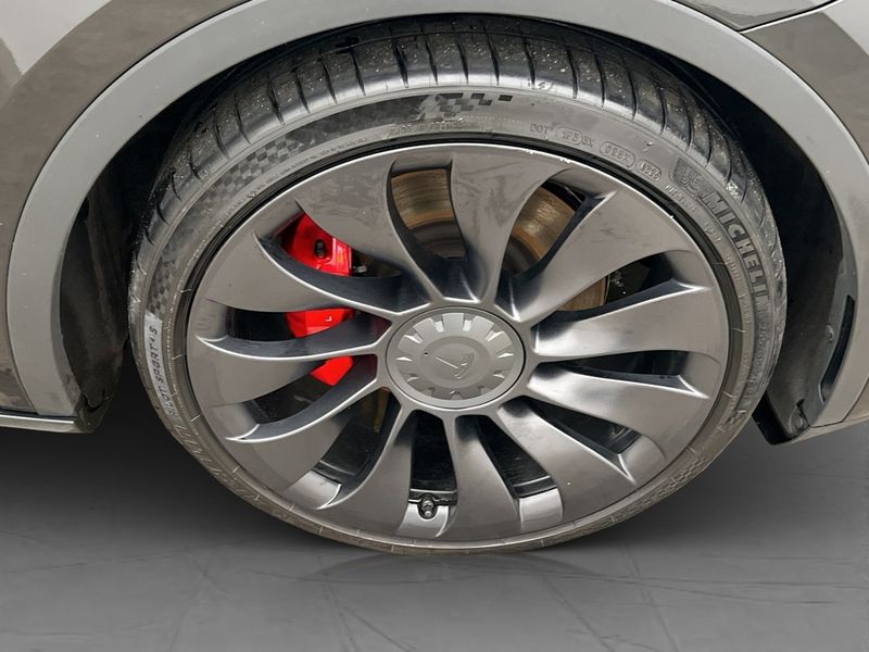 Tesla Model Y bild 35