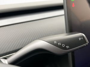Tesla Model Y bild 18