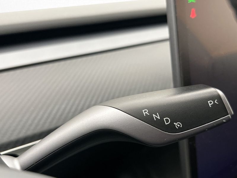 Tesla Model Y bild 18