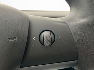 Tesla Model Y bild 17