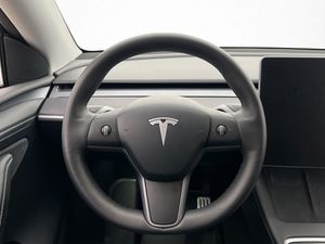 Tesla Model Y bild 15