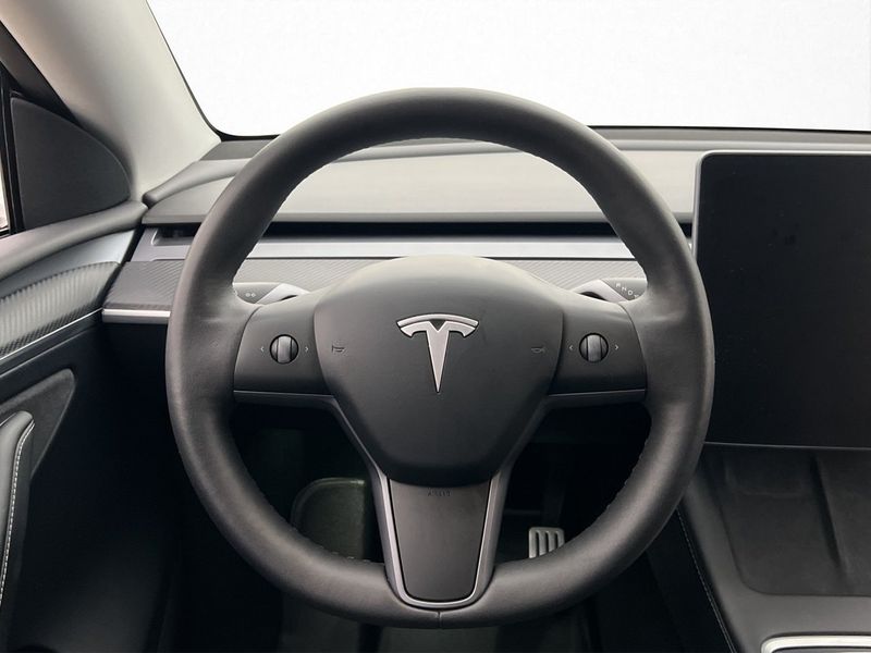 Tesla Model Y bild 15