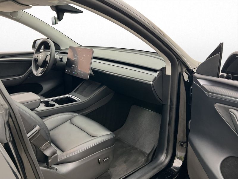 Tesla Model Y bild 27