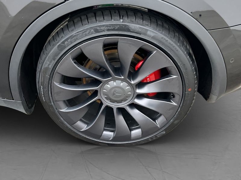 Tesla Model Y bild 33